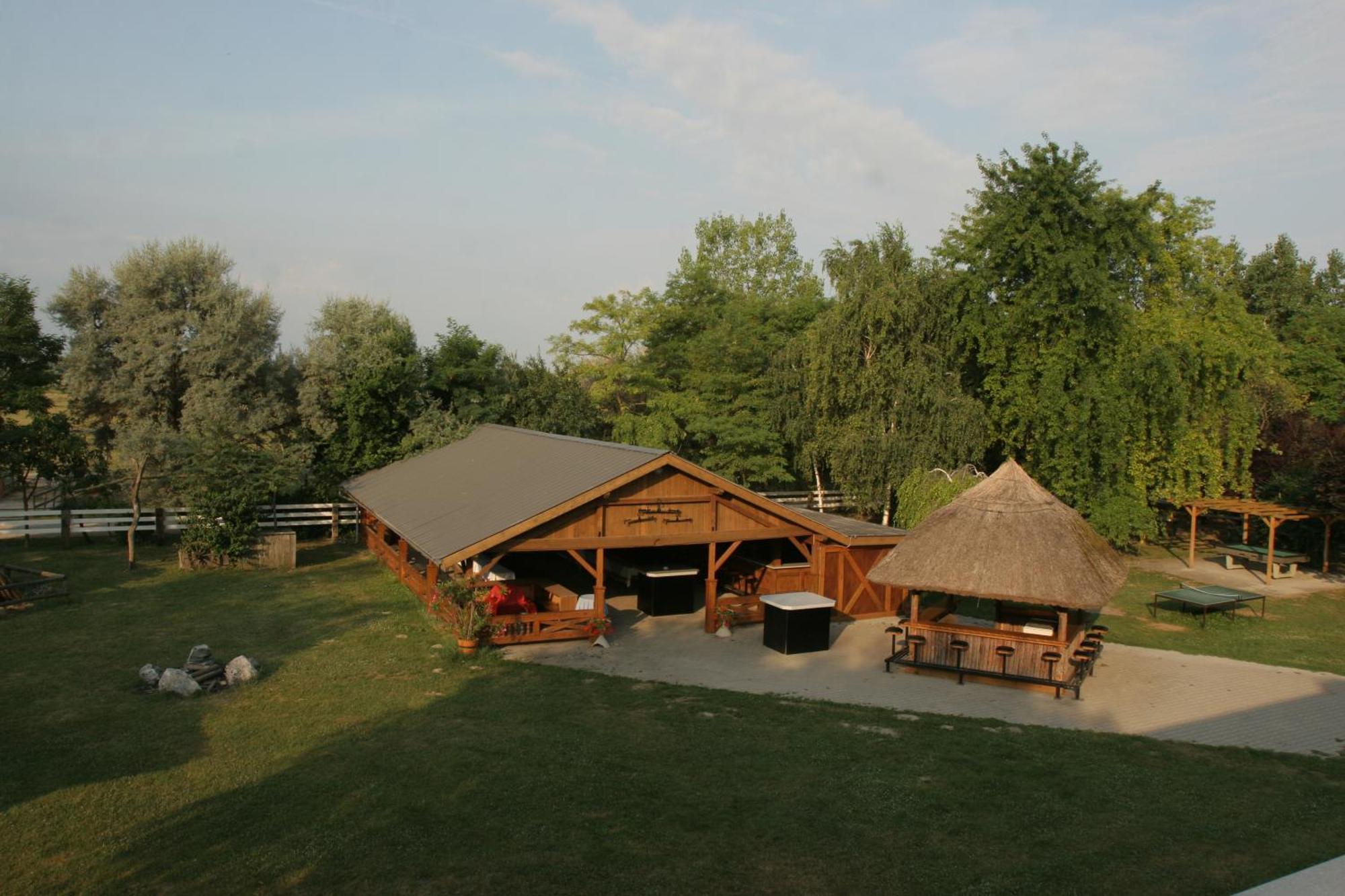Georgshof Hotel Podersdorf am See Exterior photo